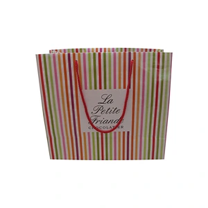 Eco-Friendly Wholesale Customized Logo Shopping Paper Bags with Handles